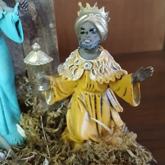 Vintage Italian Nativity Creche Manger Set - Picture 10 of 16